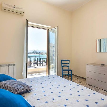 Casetta Vista Mare In Piazza A Mondello Palermo Kültér fotó