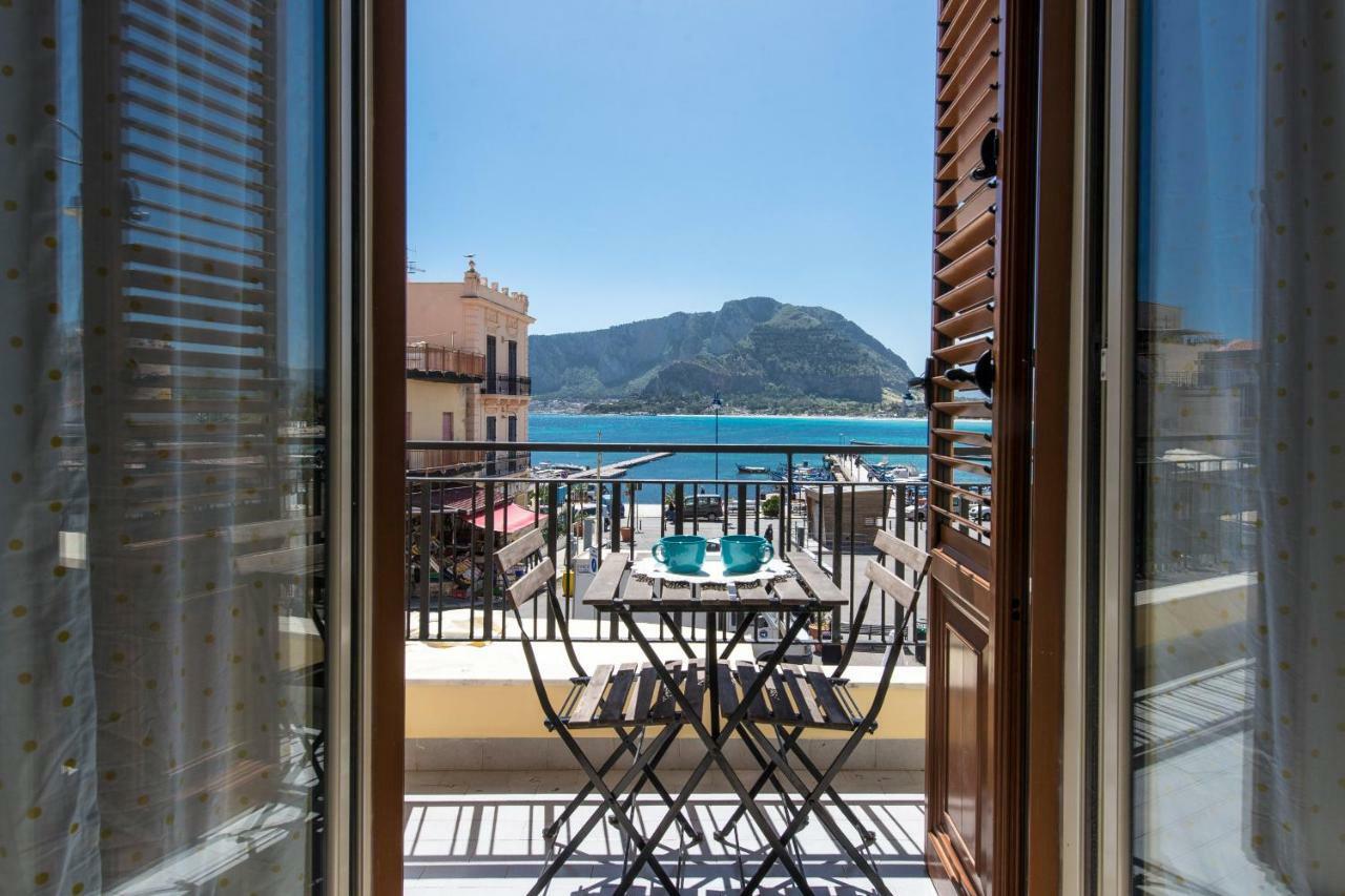 Casetta Vista Mare In Piazza A Mondello Palermo Kültér fotó