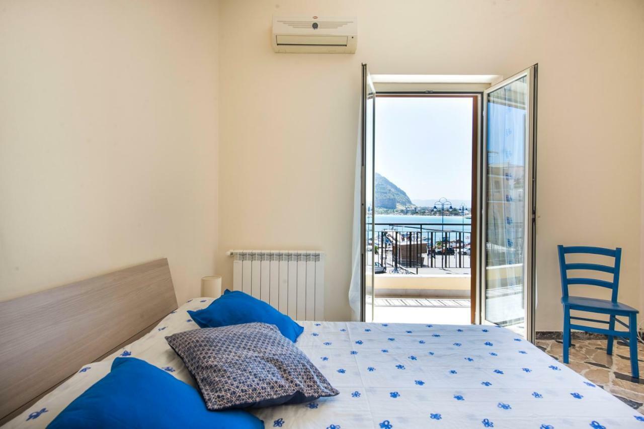Casetta Vista Mare In Piazza A Mondello Palermo Kültér fotó
