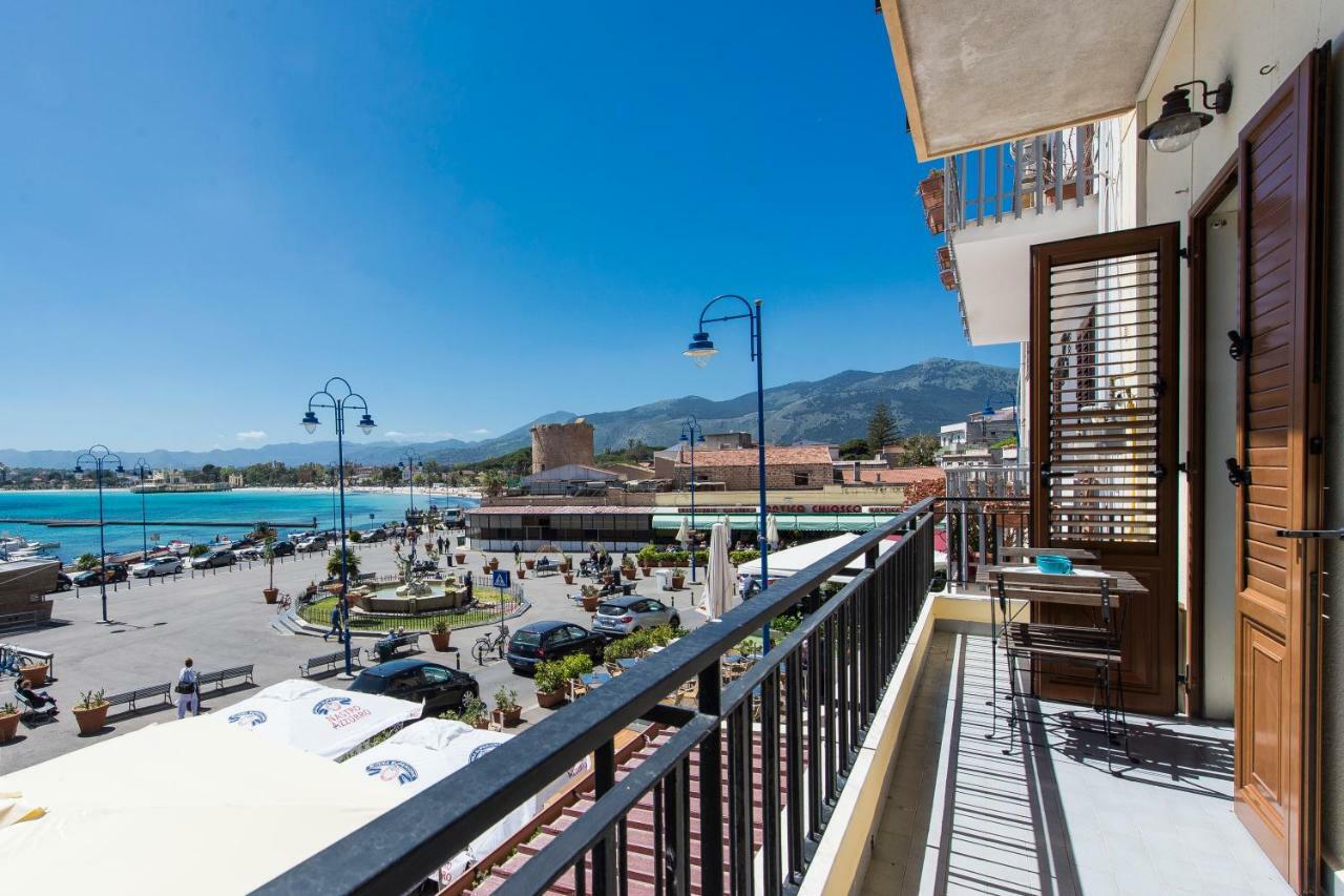 Casetta Vista Mare In Piazza A Mondello Palermo Kültér fotó