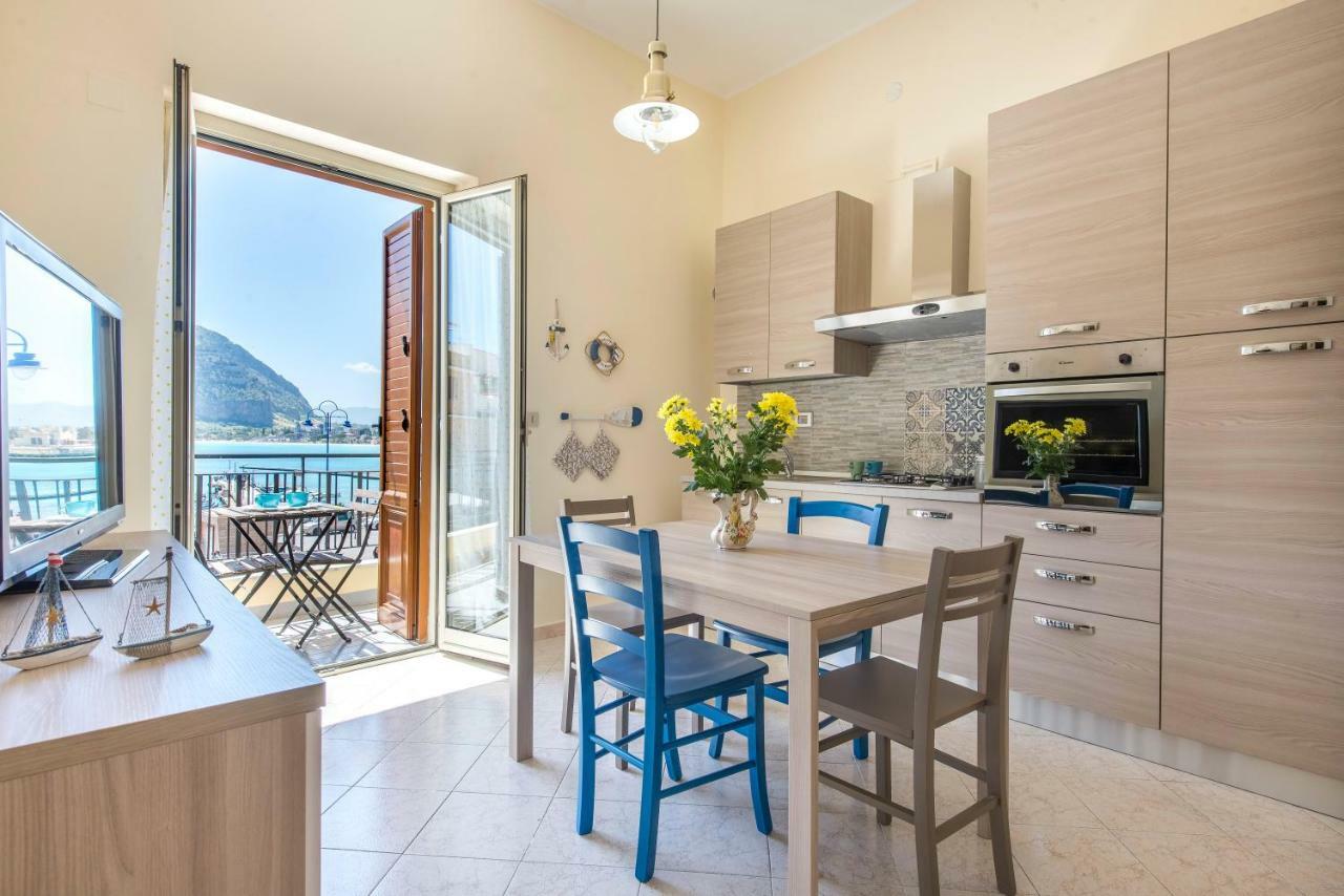 Casetta Vista Mare In Piazza A Mondello Palermo Kültér fotó