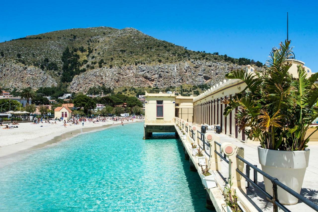 Casetta Vista Mare In Piazza A Mondello Palermo Kültér fotó
